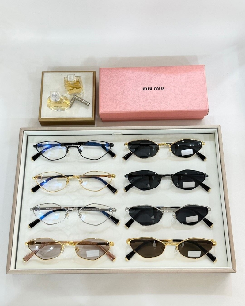 Miu miu Sunglasses